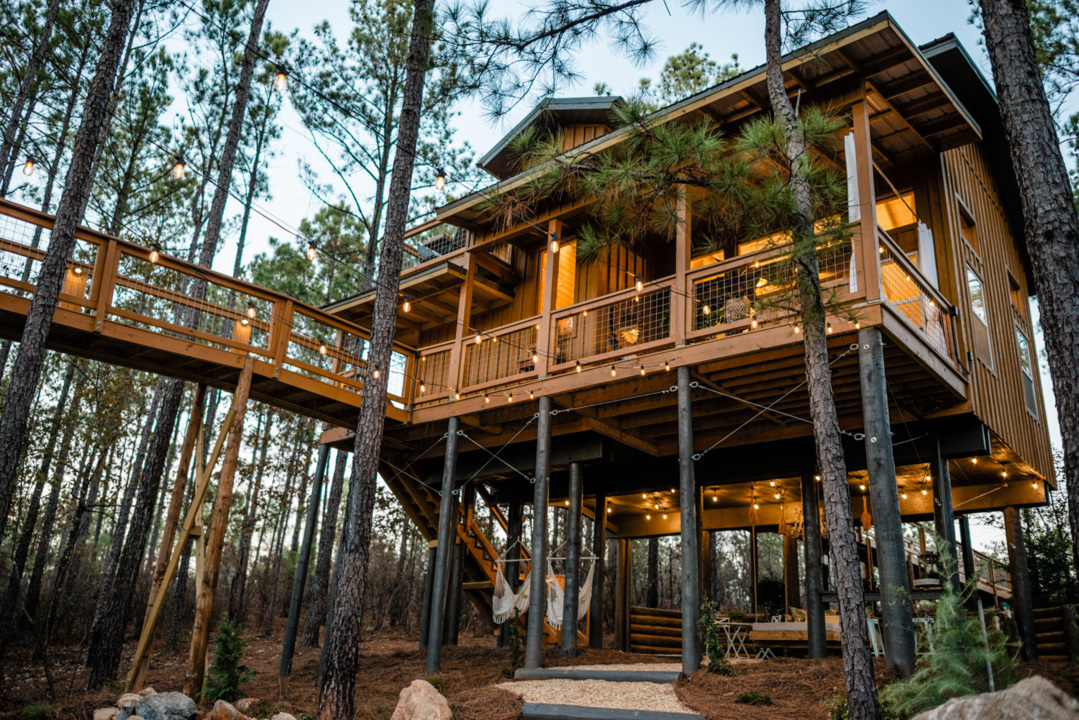 ‘Bide in the Trees’ luxury treehouse in Box Springs, GA Columbus