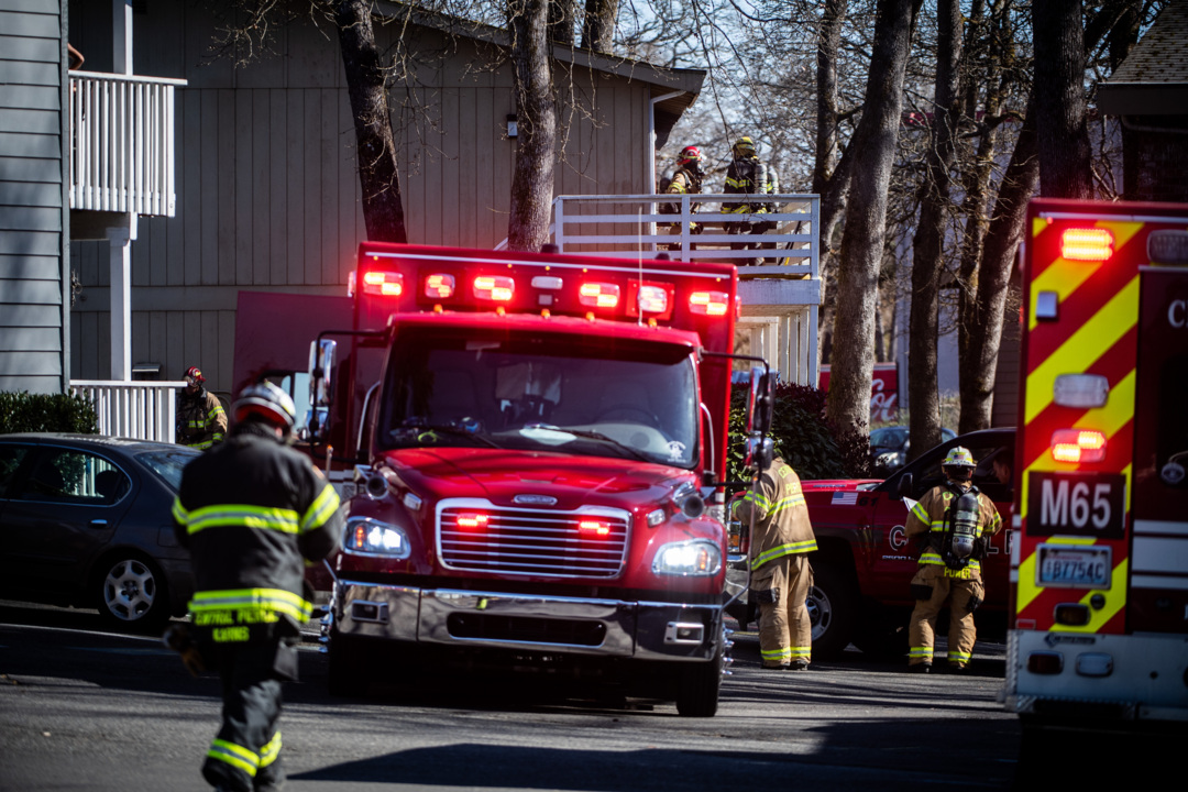 Fire fighters respond to Parkland apartment fire | Tacoma News Tribune