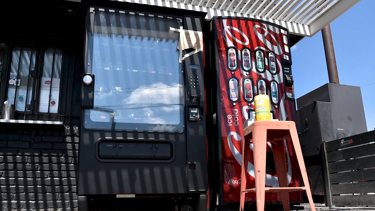 Jones BarBQ in KCK sells barbecue meals 24 hours from their vending