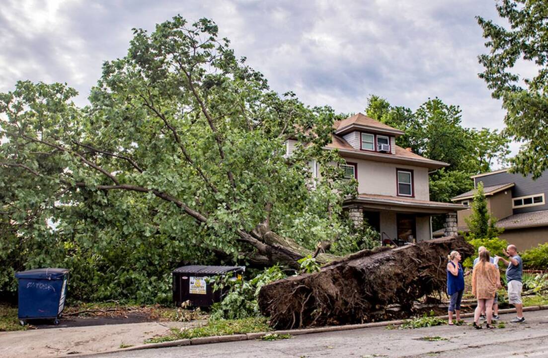 Severe Storms Leave A Mess Of Damage In Kansas City | Kansas City Star