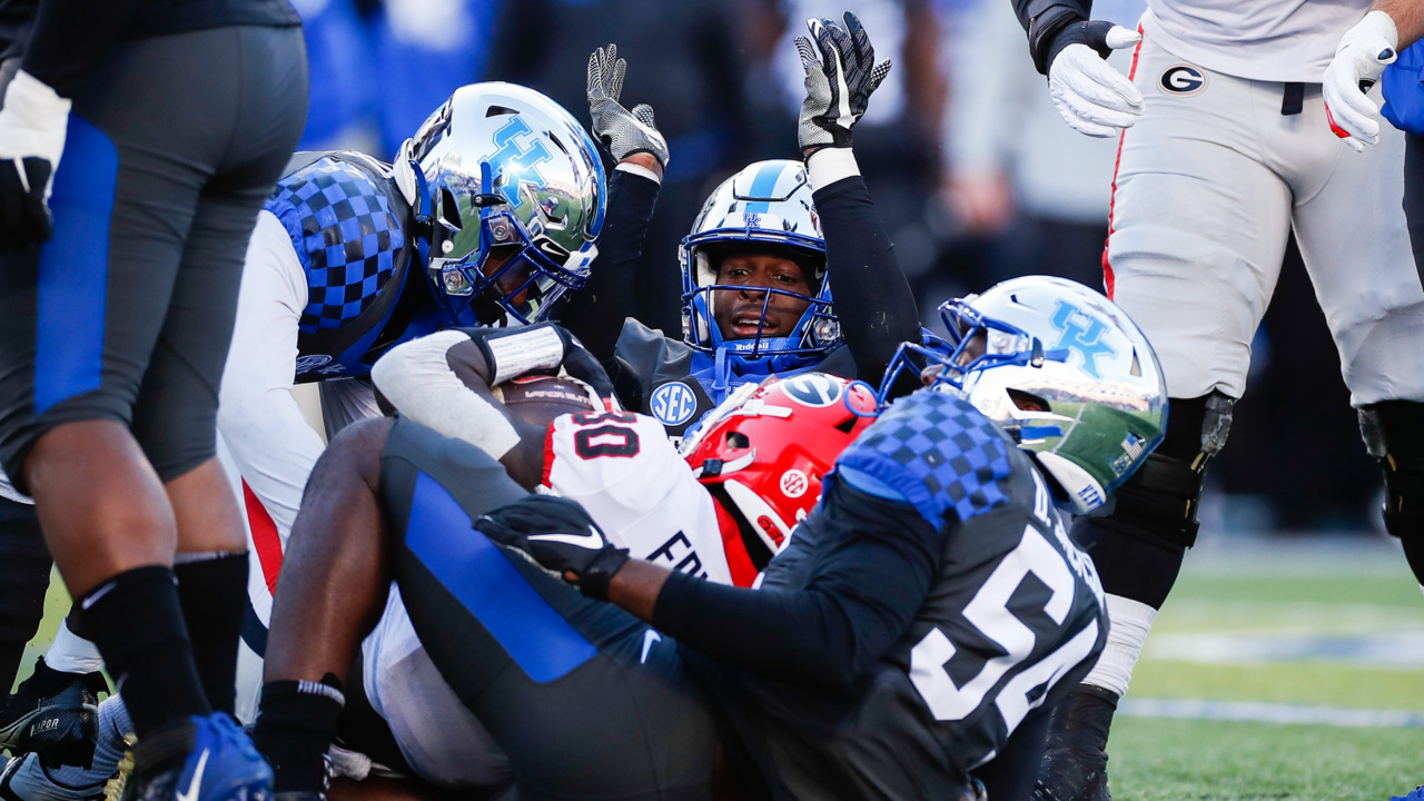 Kentucky football defensive effort vs Bulldogs Lexington