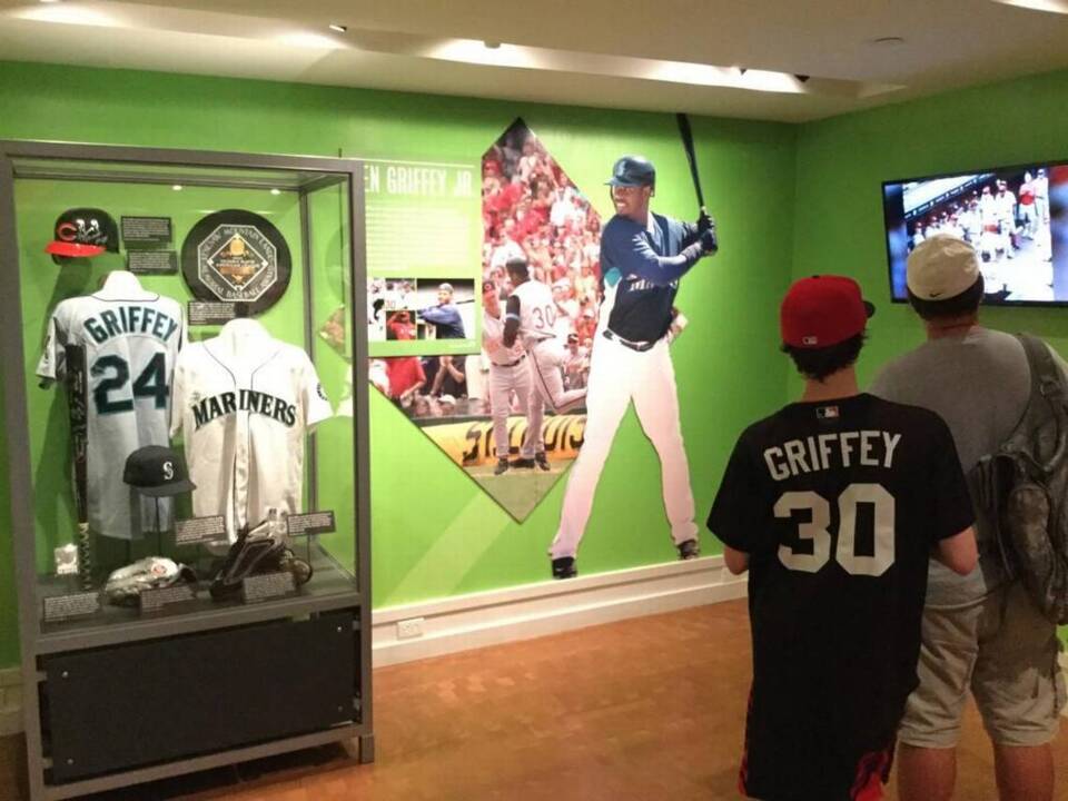 griffey hall of fame jersey
