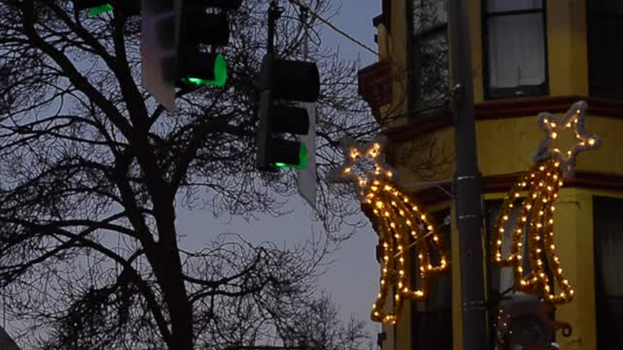 VIDEO 70th annual holiday tree lighting News Tribune