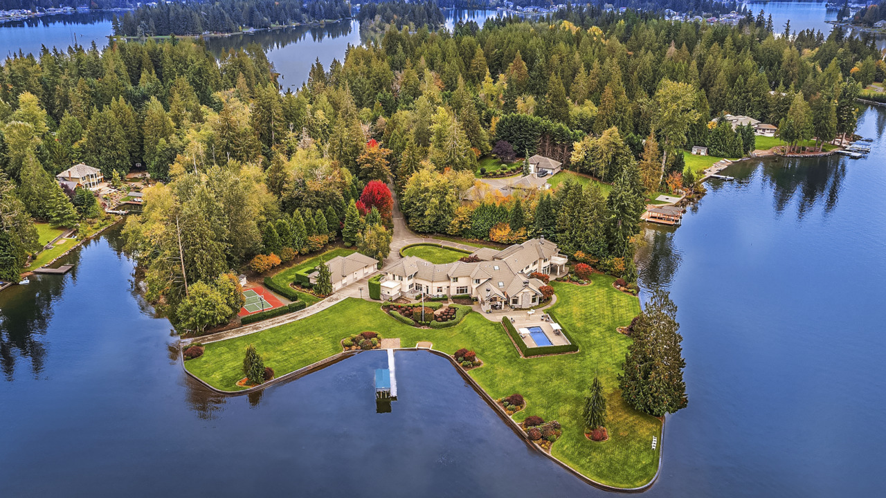 Snag IslandLake Tapps home sells for 6.25M after multiple bids