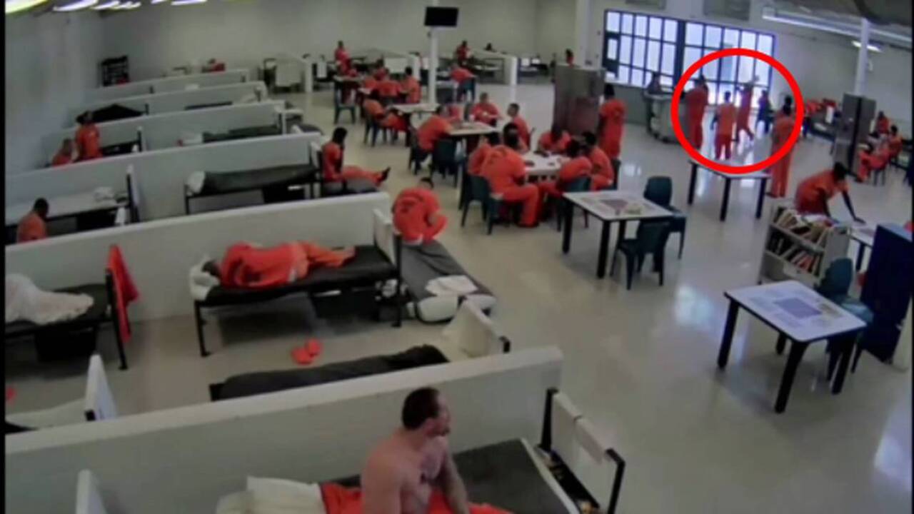 Inmate Tries To Choke Detention Deputy With Towel Miami Herald 4190