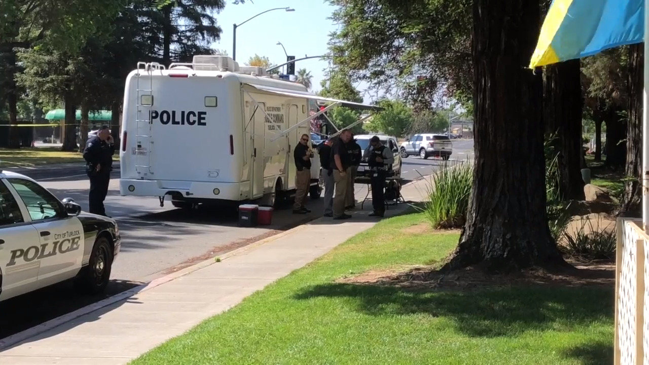 Oakdale Shooting Suspect Gives Himself Up After 4 Hour Standoff In Turlock Modesto Bee