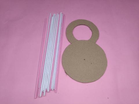 Wall hanging key holder from Paper