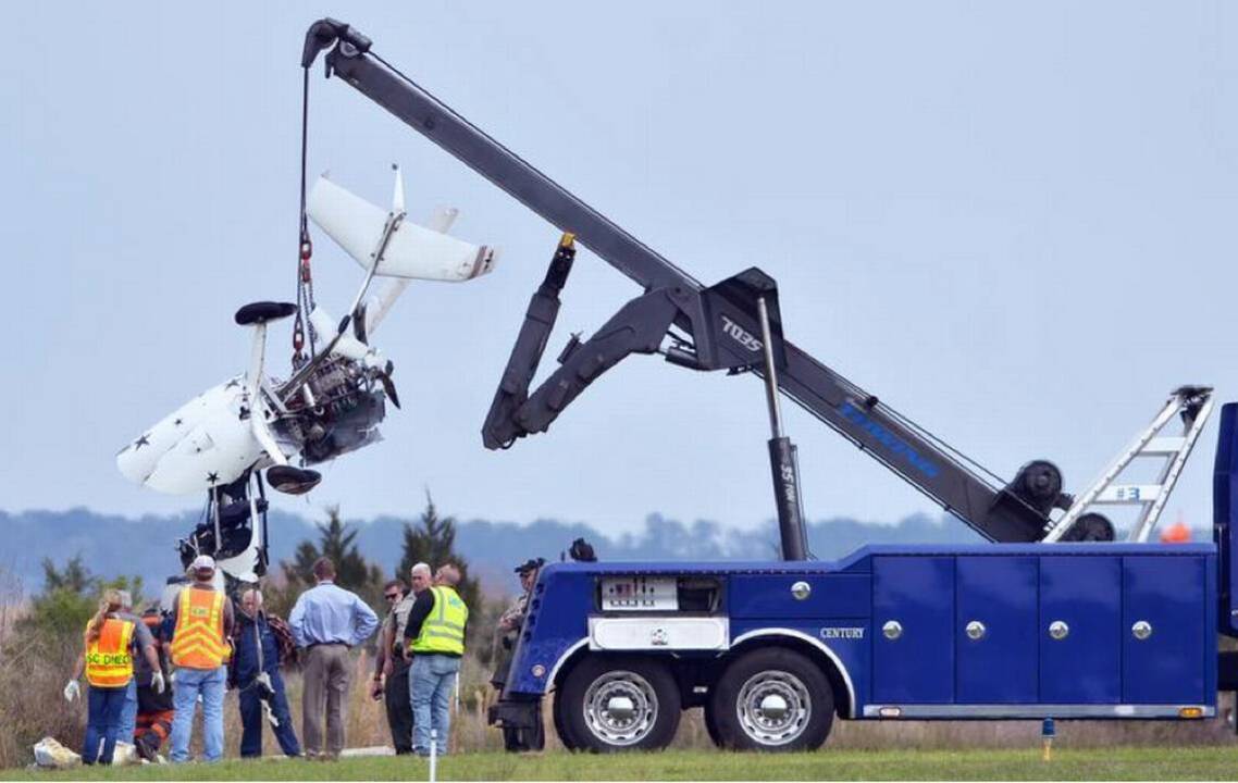 Video from the scene of gyroplane crash at Beaufort County Airport on