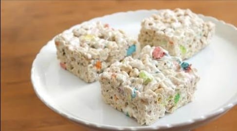 3 ingredient Lucky Charms Bars ☘️ | SweetTreats