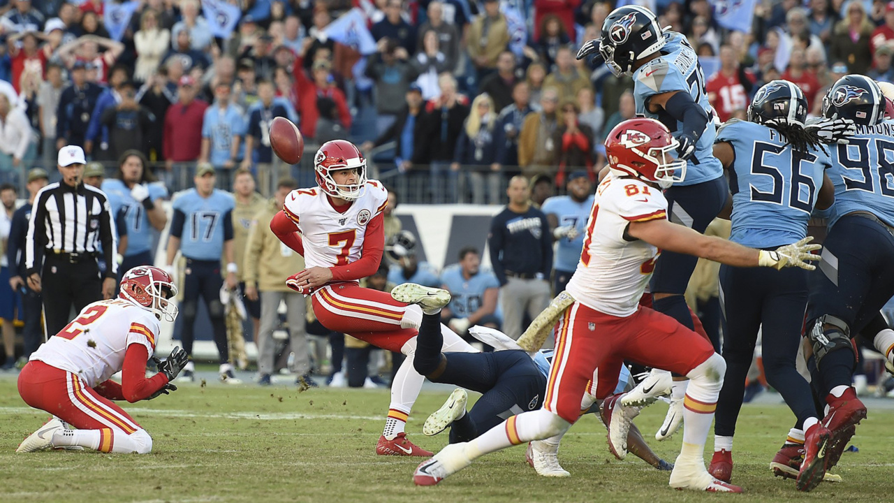 Titans vs Chiefs Sunday Night Football: Tennessee can't close out KC, lose  20-17 - Music City Miracles