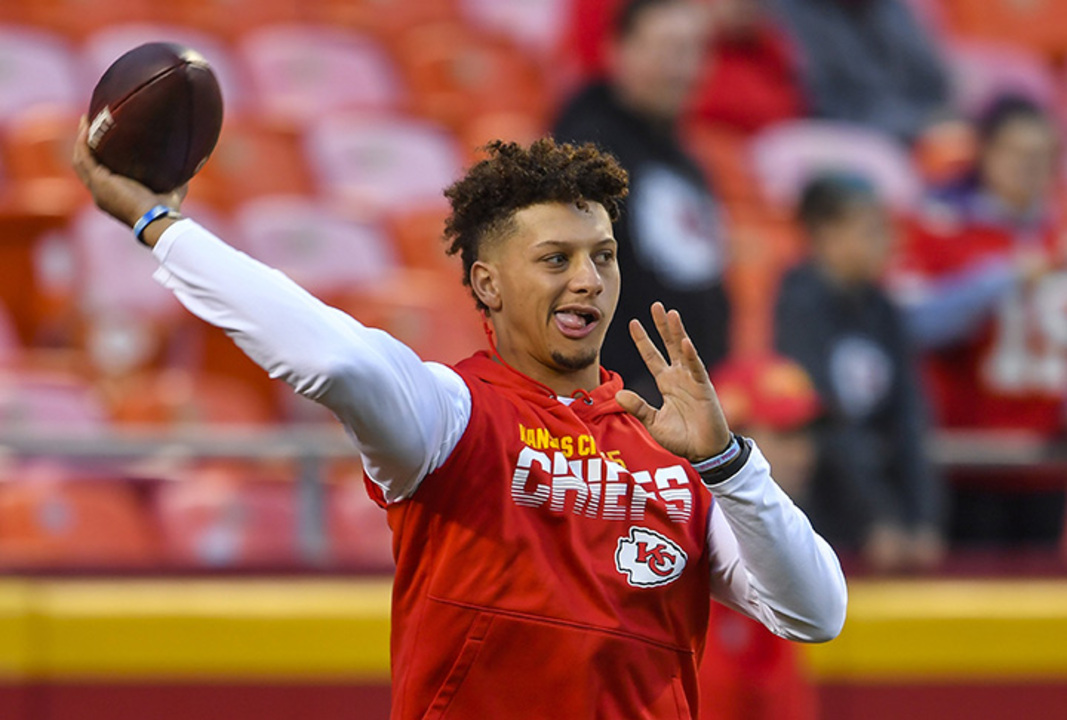 Mahomes leads Chiefs inactives; Adams still out for Packers