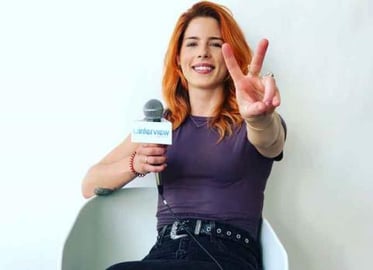 'Arrow' star Emily Bett Rickards On Her New Play