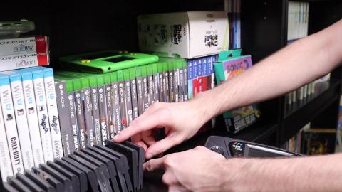 Playing Mortal Kombat on the Sega Game Gear