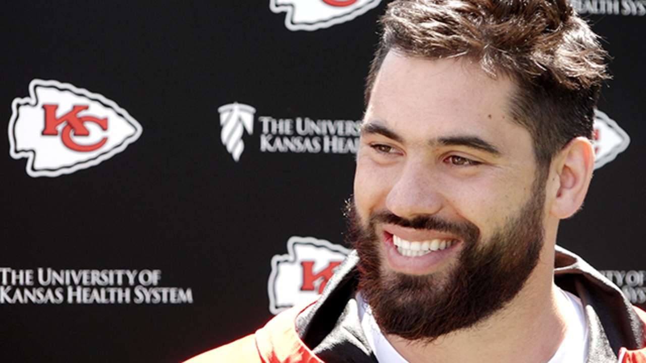 Chiefs' Laurent Duvernay-Tardif wants to add 'M.D.' to his jersey