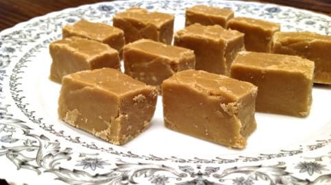 How to Quickly Make Caramel Fudge