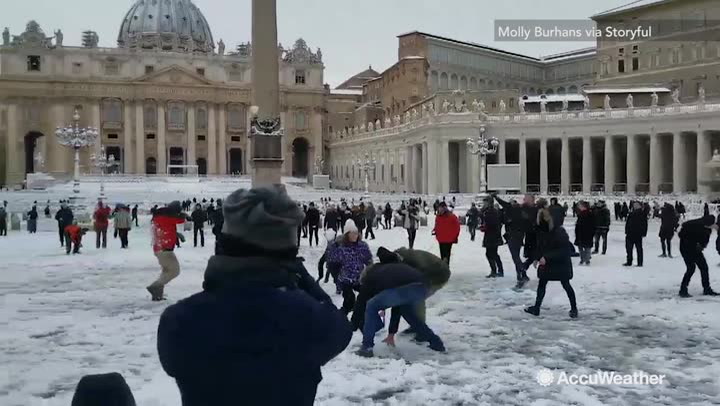 Accuweather Rome Huge snowball fight breaks out in Vatican after rare snowfall in Rome ...