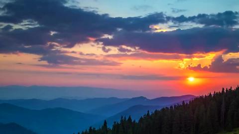Cosmic Dust Bin - Warm Hues (Relaxing-Ambient Music Video...