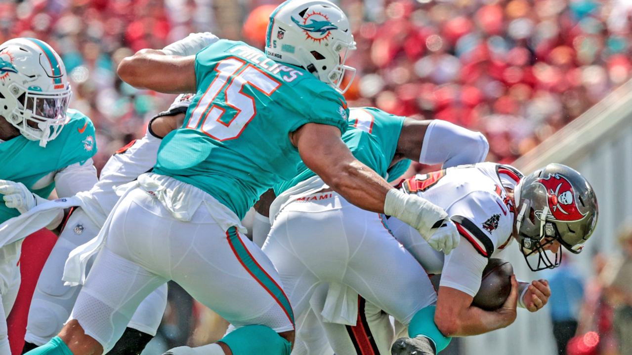 Miami Dolphins OLB Jaelan Phillips is starting to heat up when the team  needs it most - The Phinsider