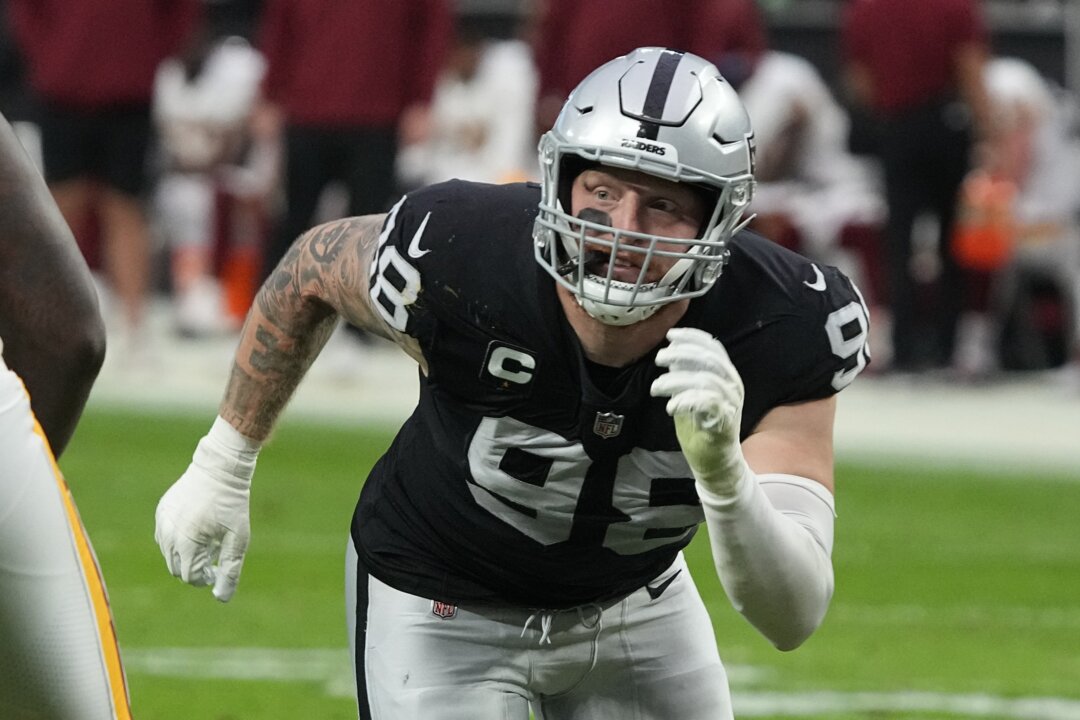 Raiders' Maxx Crosby feels fans' pains for team's collapses