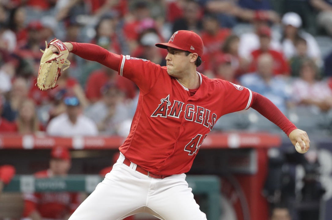 Moment of silence held before MLB game in memory of Angels pitcher