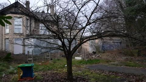 WE FOUND AN ABANDONED PLACE IN THE WOODS