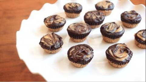No Bake Chocolate Peanut Butter Cups | SweetTreats