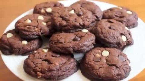 How to make Double Chocolate White Chocolate Chip Cookies...