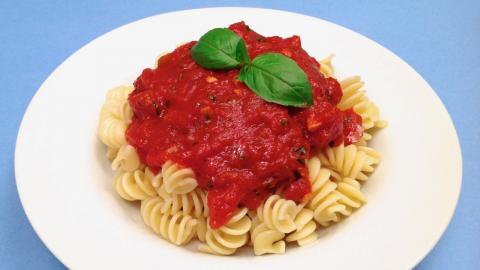 How to Easily Make Marinara Sauce for Pasta