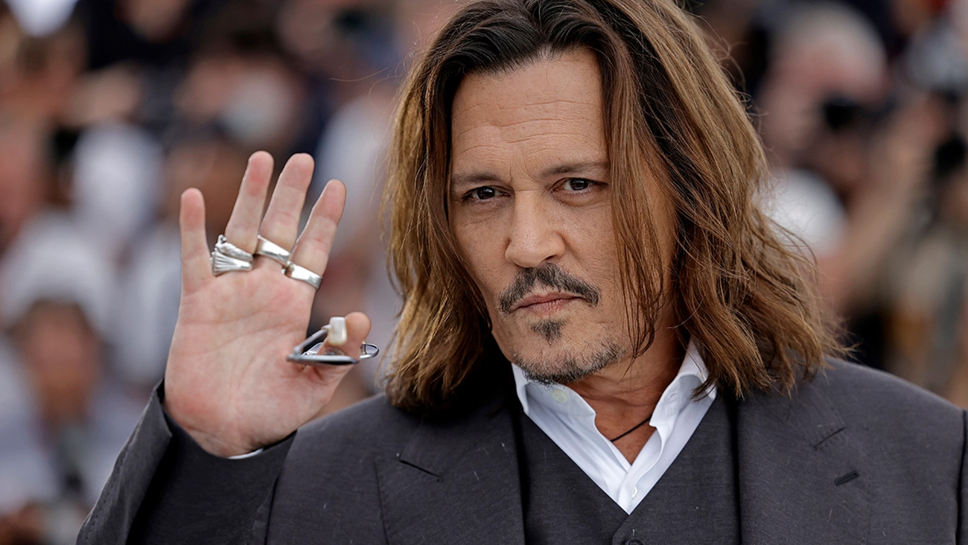 Johnny Depp Brushes Off Talks of Comeback at Cannes | THR News