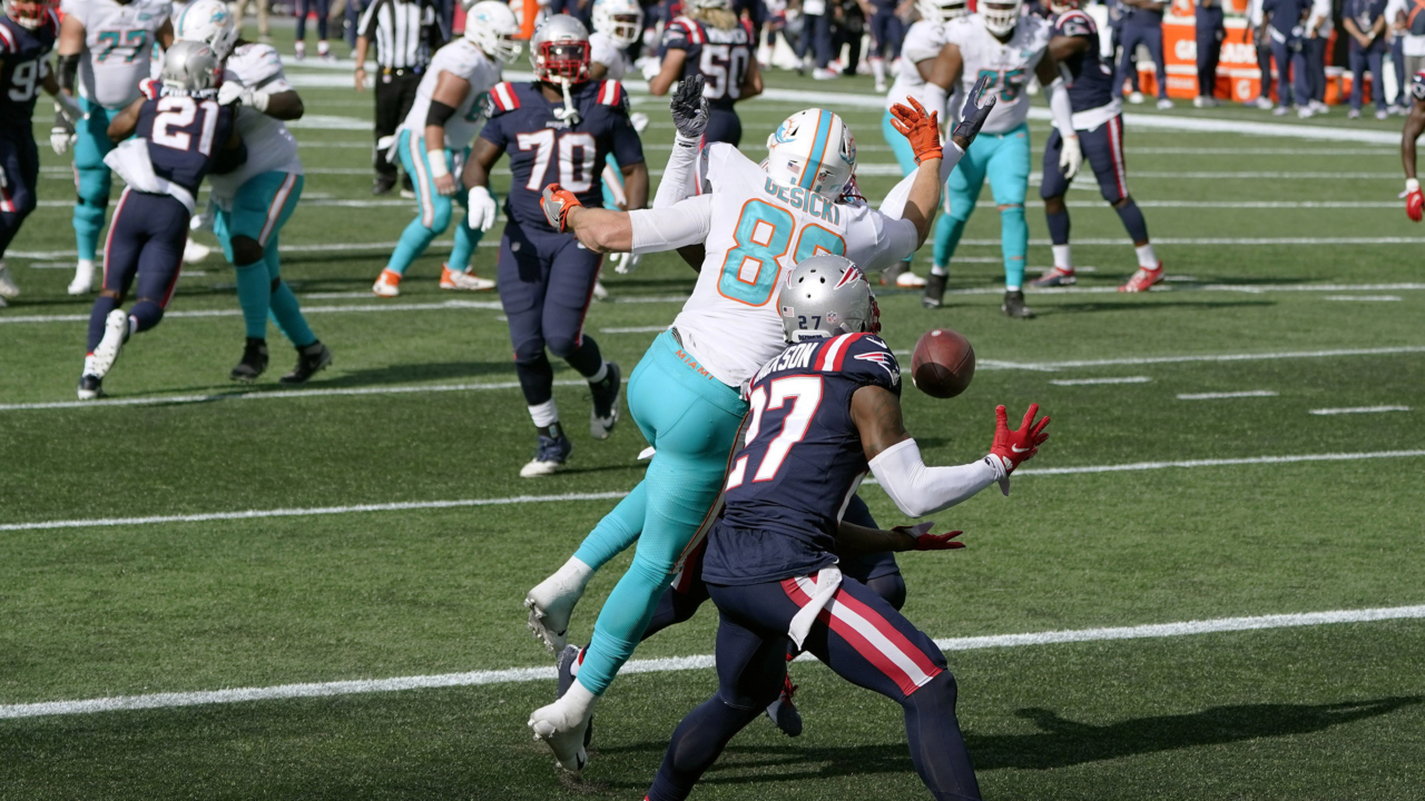 Dolphins' DeVante Parker (hamstring) leaves Patriots game