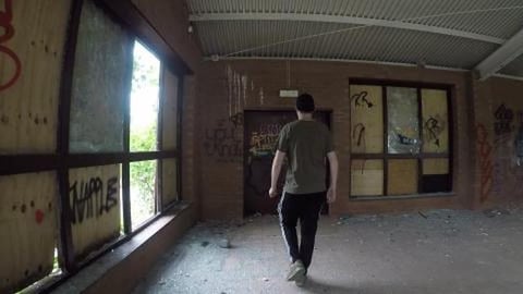 SNEAKING INTO ABANDONED HOLIDAY PARK