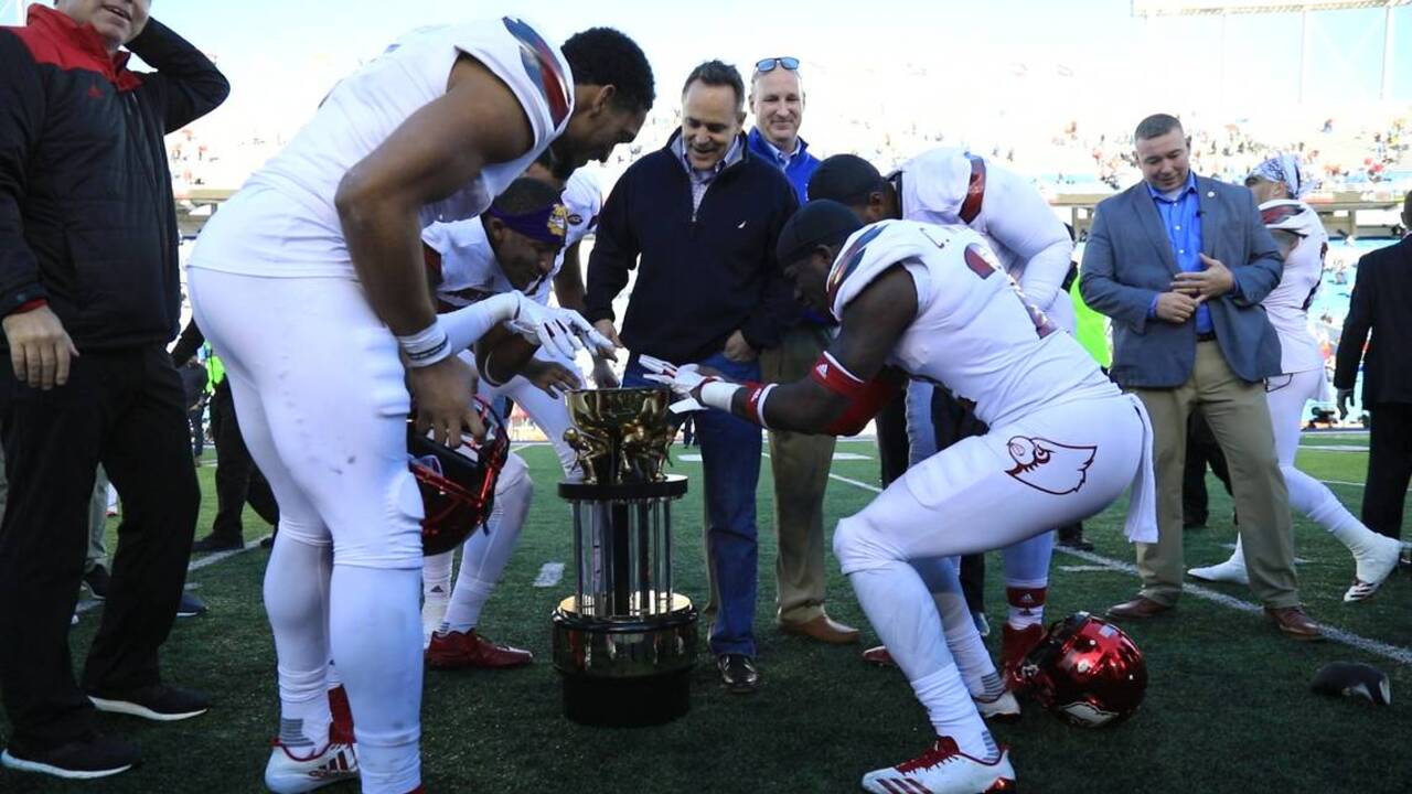 UofL renames football stadium in wake of John Schnatter's racial slur