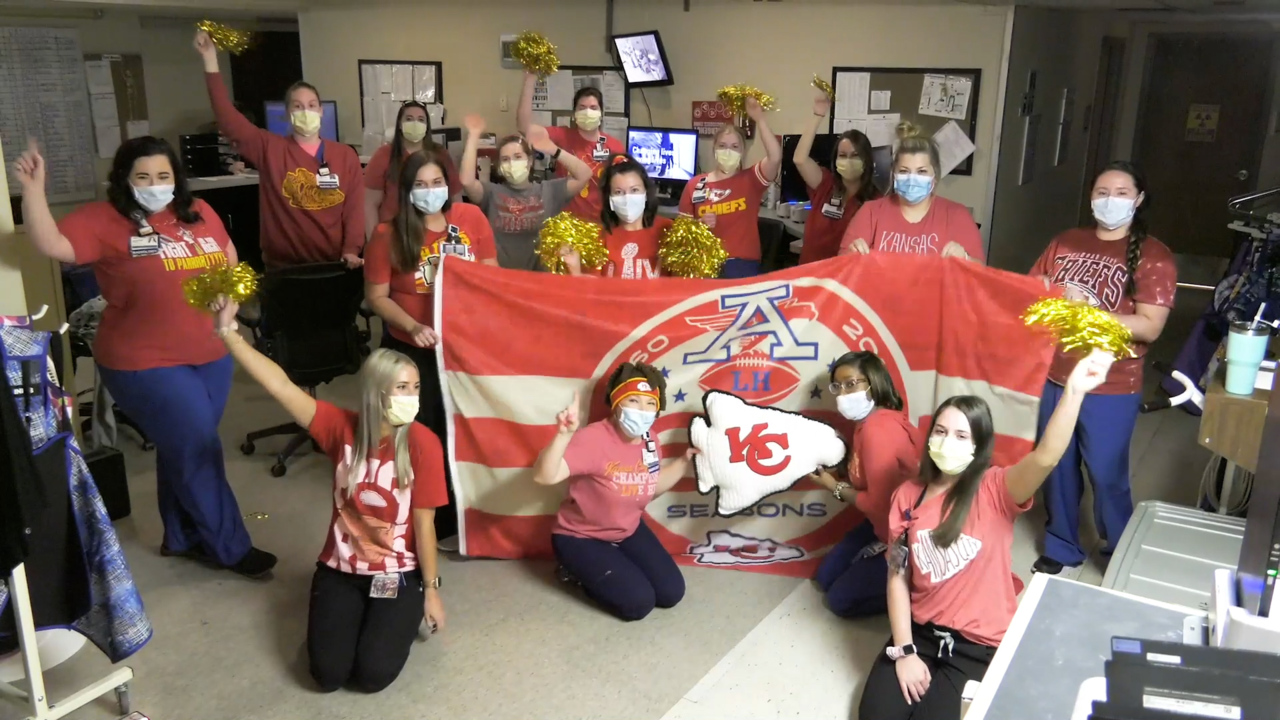 Frontline COVID-19 workers at Sarasota Memorial Hospital surprised with Super  Bowl tickets