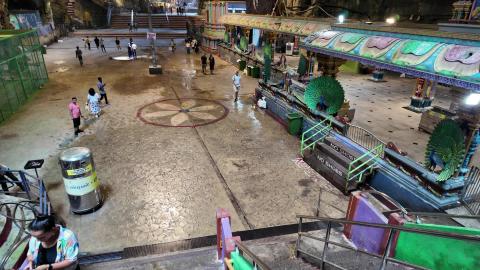 Cool Place To Take Photo Inside Batu Caves | Malaysia