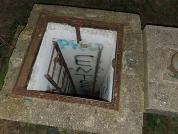 I FOUND A WORLD WAR 2 BUNKER AND WATCH TOWER. I ENTERED 