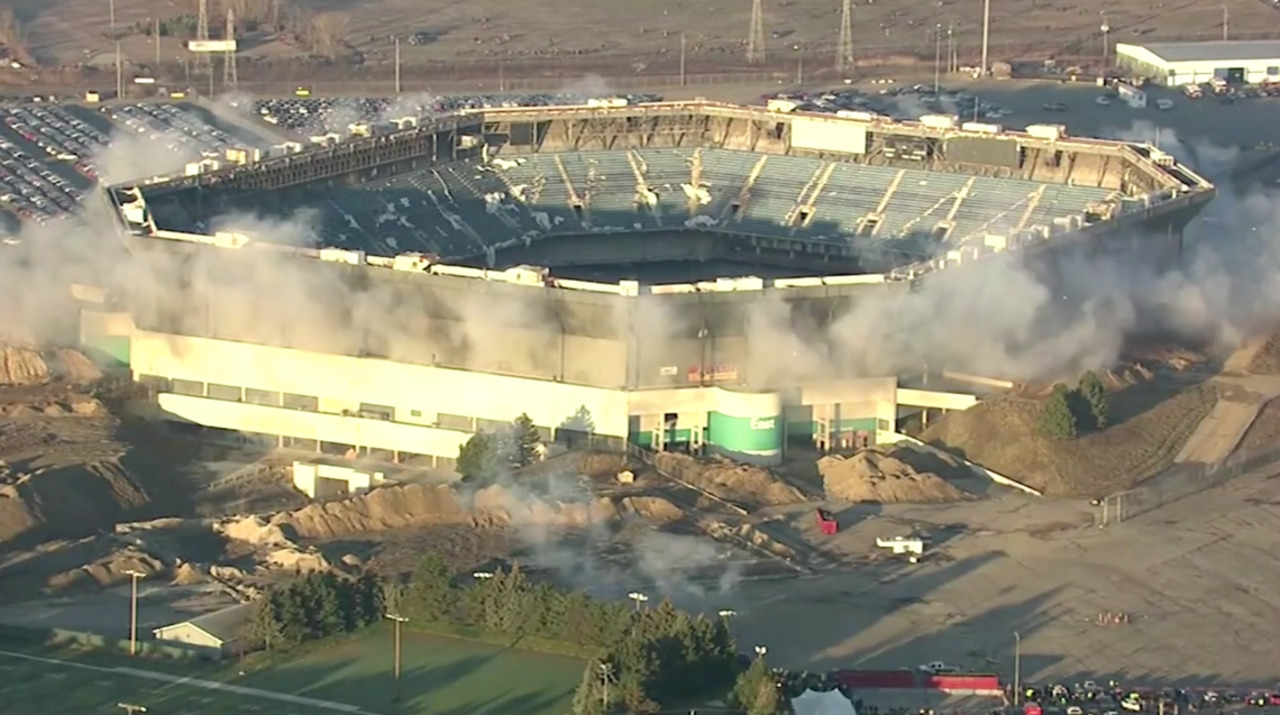 Watch the fail: Detroit Silverdome Stadium still stands after implosion ...