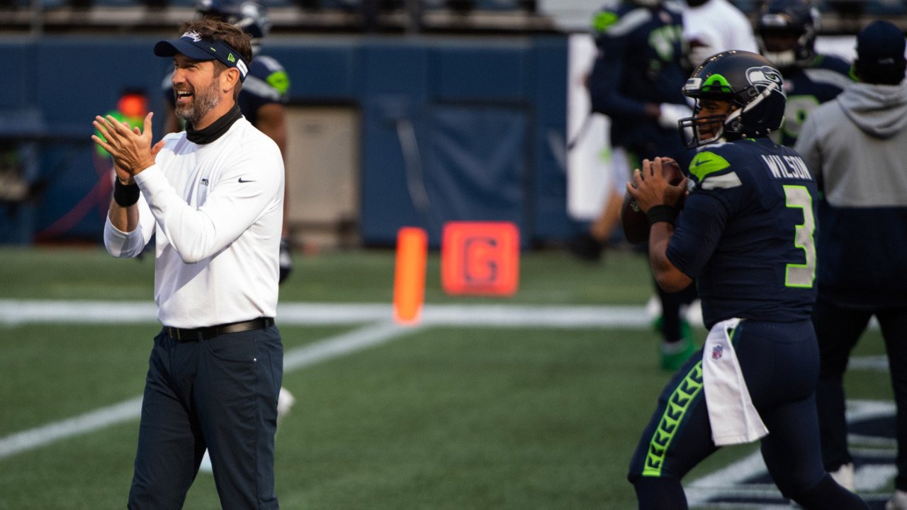 Seahawks QB Russell Wilson gifts his offensive linemen $12,000 in   stock