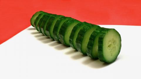 How to Make a Cucumber Slinky