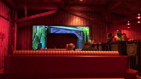 FIRST LOOK - Hollywood Studios - Mickey & Minnie's Runawa...