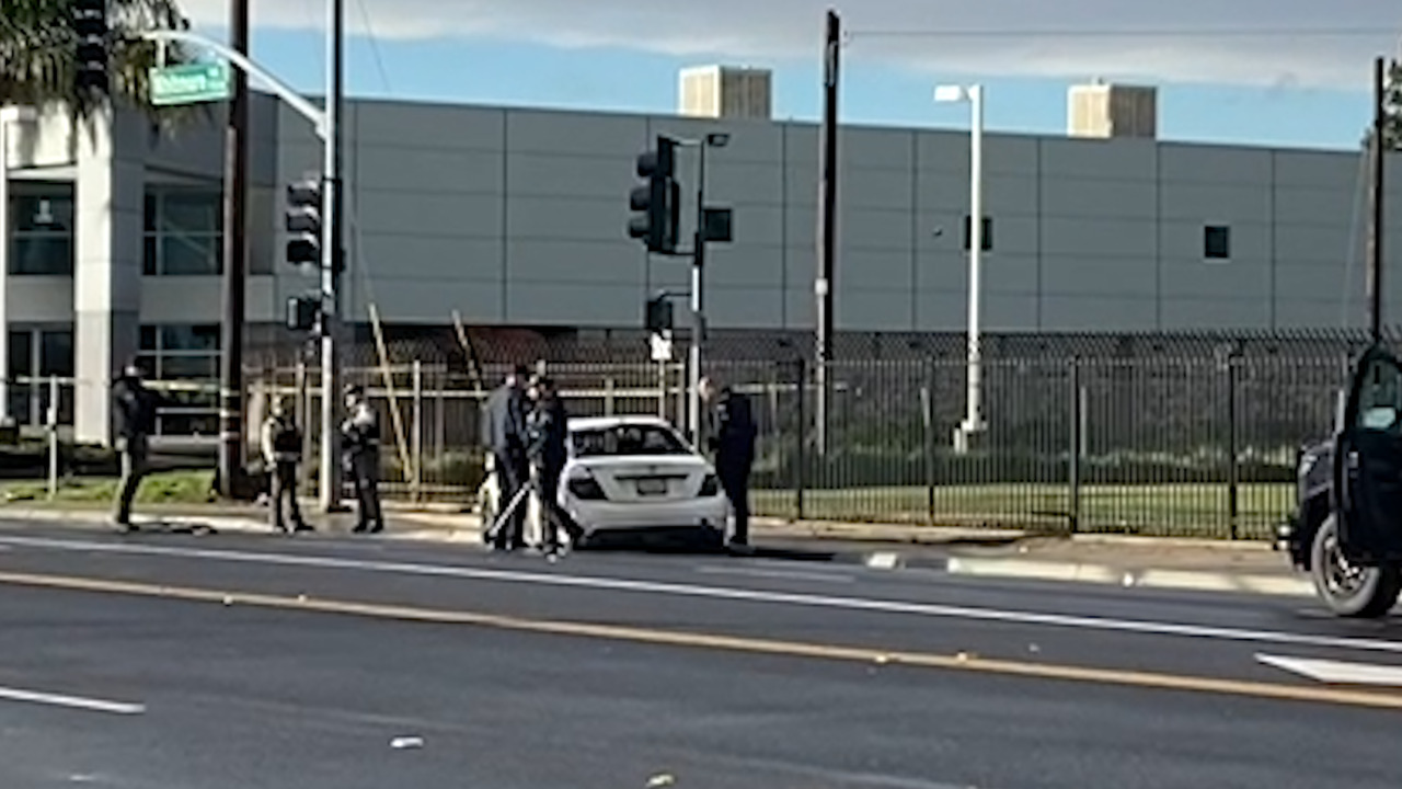 Video A highspeed car chase ended up a carcrash in Ceres, California