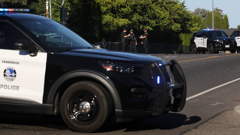 Older woman dies after being hit crossing busy Kennewick street