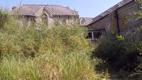 THIS ABANDONED HOUSE CREEPED ME OUT... I'M NOT GOING BACK...