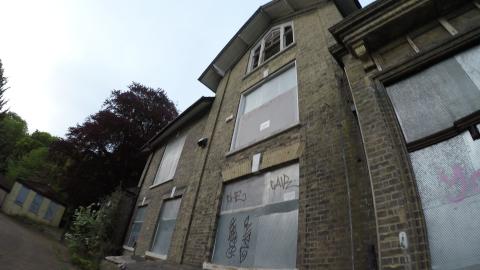 SCARY ABANDONED MANOR