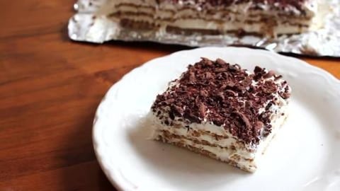 No Bake Graham Cracker Eclair Cake | 5 ingredients