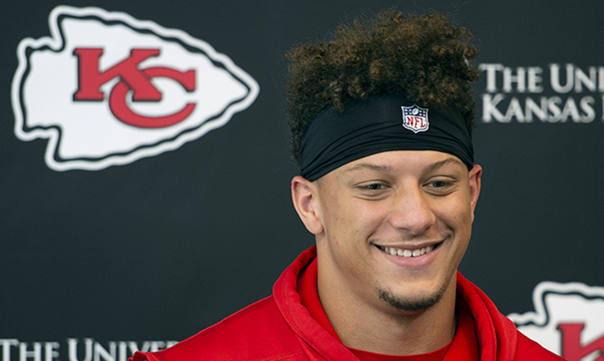 One way to describe Patrick Mahomes' voice: 'Stuck between like, the Cookie  Monster and Kermit the Frog'