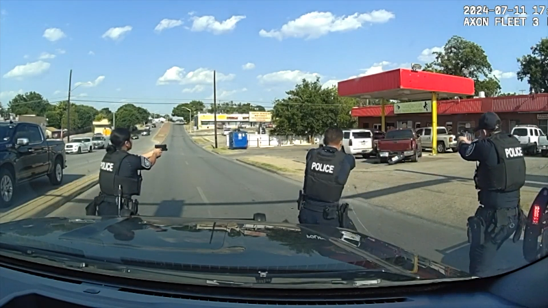 Fort Worth Police Release Video After Officers Shoot Armed Carjacking Suspect Fort Worth Star 7123