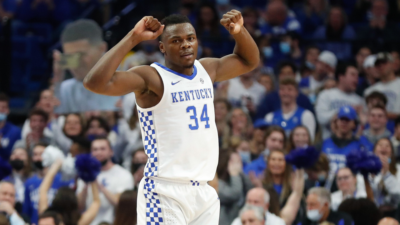 Kentucky Basketball's Oscar Tshiebwe Grabs 20 Rebounds Again ...