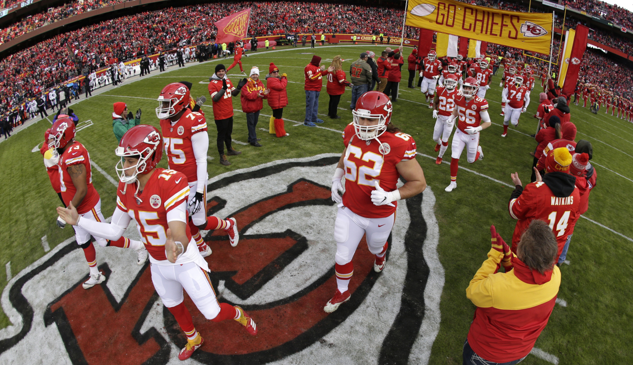 Chiefs narrowly get past Texans in overtime, clinch AFC West