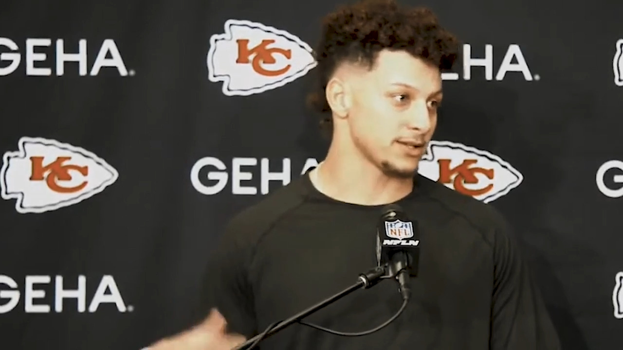 Can't-Miss Play: Kansas City Chiefs quarterback Patrick Mahomes launches a  40-yard pass to Chiefs tight end Jody Fortson to get the Chiefs in the red  zone