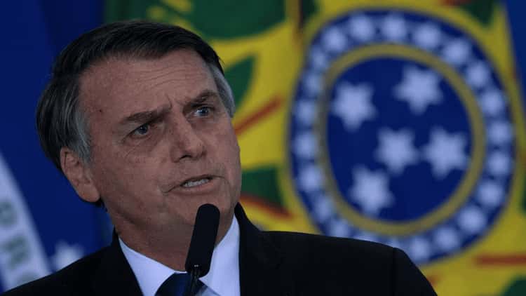 Bolsonaro autoriza regreso de militares a la Amazonía para combatir la tala